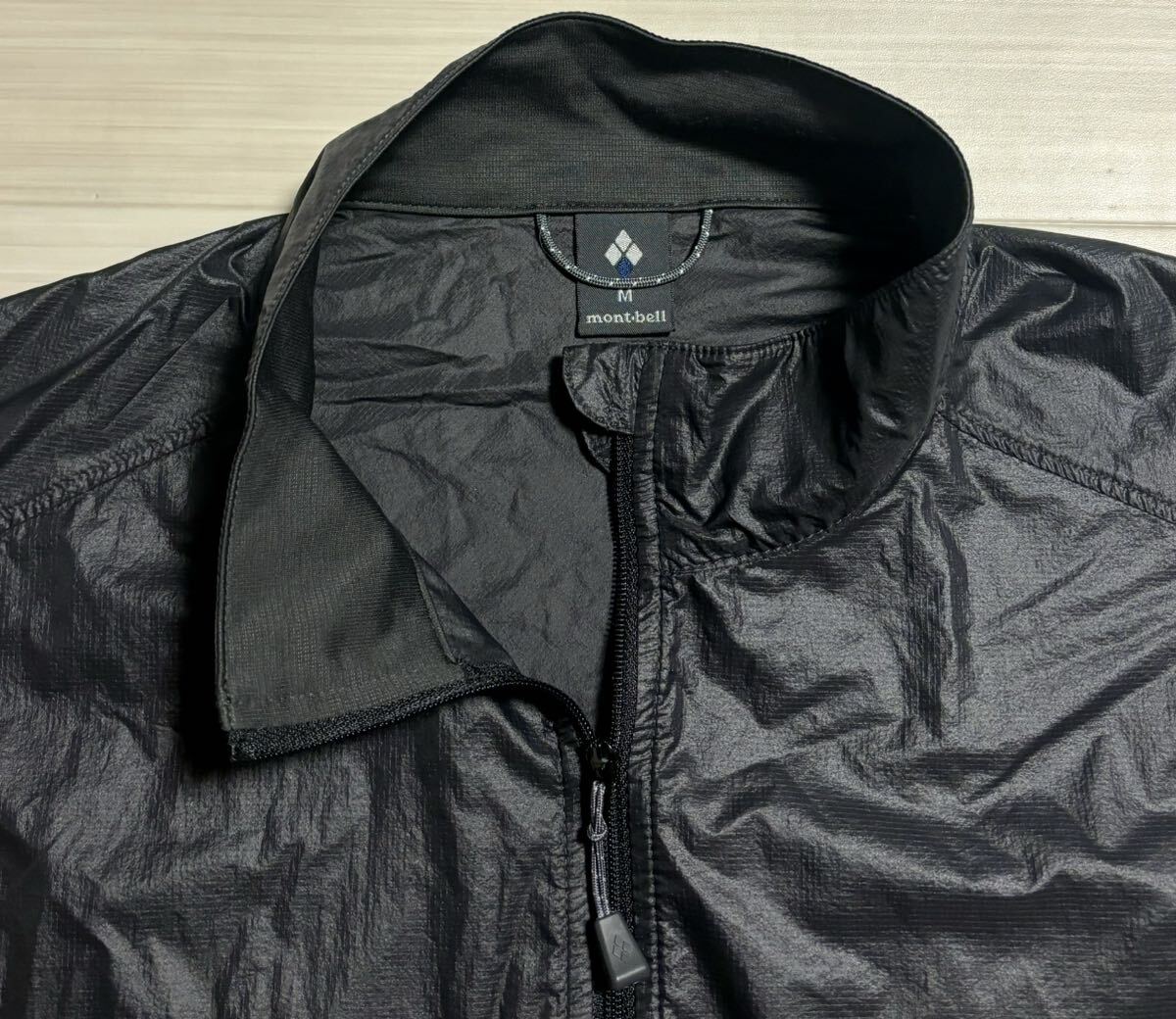 ◎ montbell モンベル #1103277 大阪店舗購入 軽量ナイロン 黒 ブラックカラー メンズ ジャケット ジャンパー ブルゾン Mサイズ アウトドアの画像3