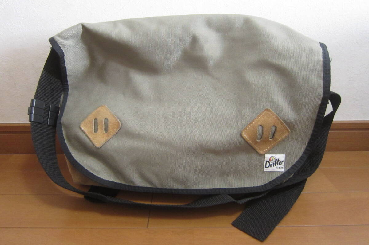 Drifter Drifter bag shoulder bag messenger bag America made gray series × tea O2403A