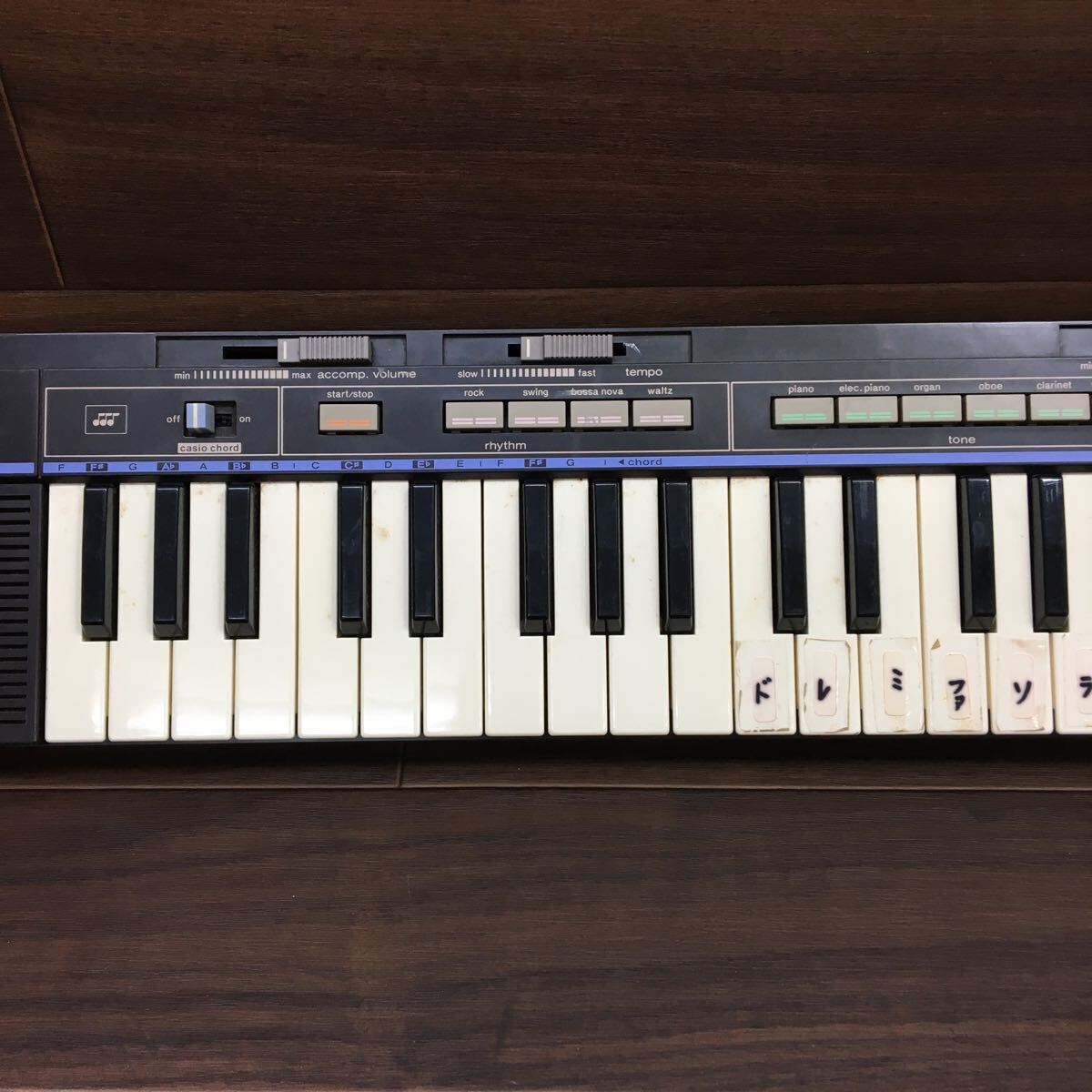 □B-884 CASIO カシオ Casiotone カシオトーン MT-37 キーボード 音楽機材 楽器 ブラック 簡易音出し確認済み_画像3