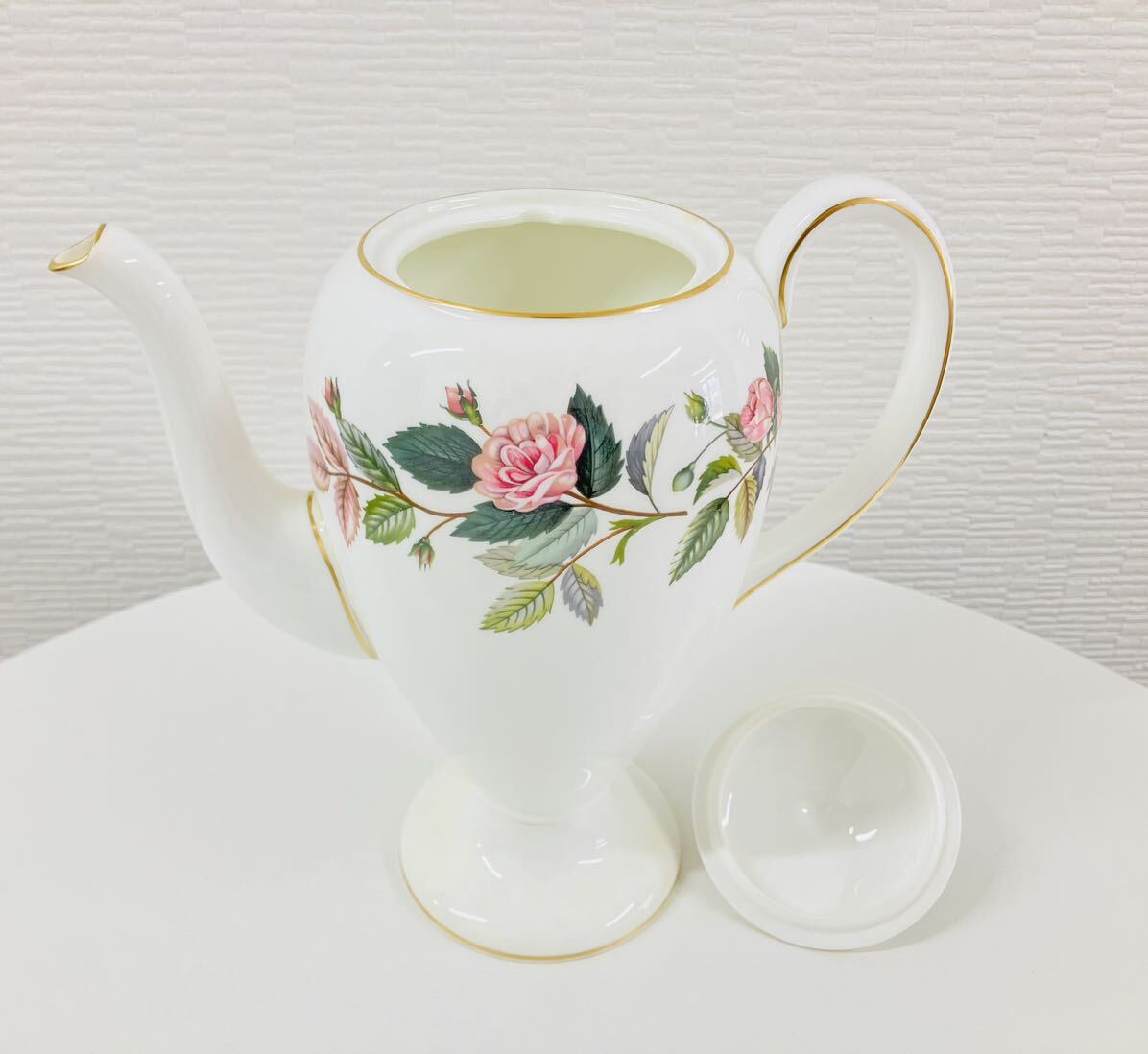 【3点まとめ】WEDGWOOD ウェッジウッド HATHAWAY ROSE ハザウェイローズ コーヒー ティーポット 蓋付きシュガーポット ミルクポット 食器 _画像2