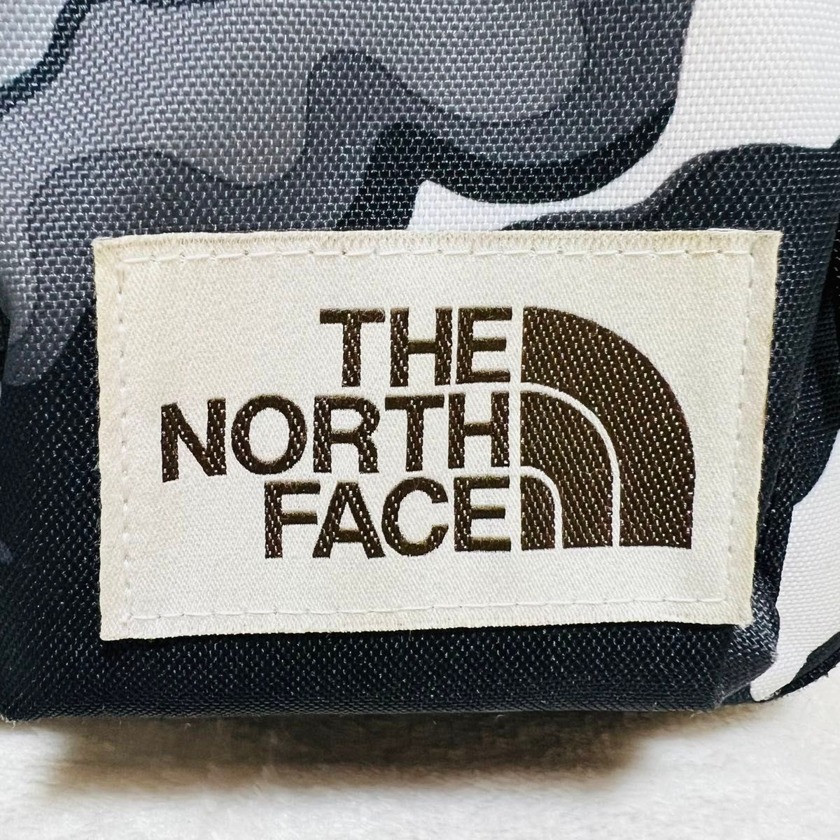 【3/31まで限定セール】THE NORTH FACE ノースフェイス ボディバッグ ウエストポーチ 迷彩 カモフラ