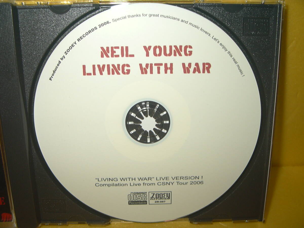【CD】NEIL YOUNG「LIVING WITH WAR」_画像4
