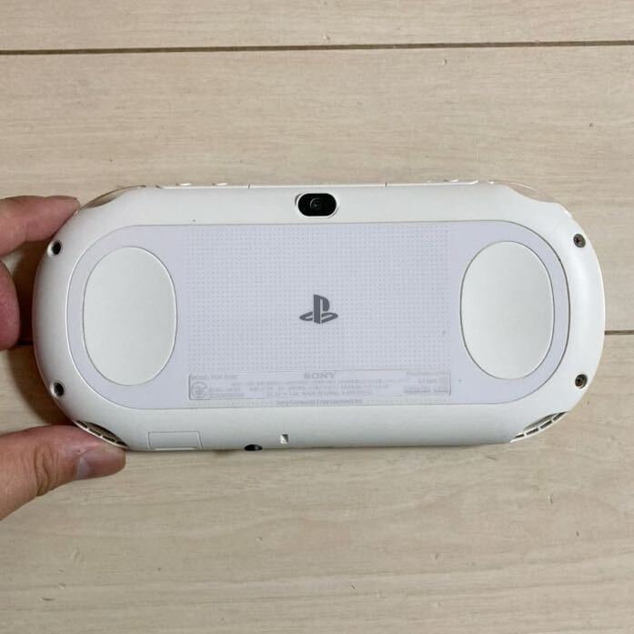 SONY PSVITA PCH-2000 ZA12 1GB 本体 wifiモデル 動作品 初期化 ソニー ピーエス ビータ ヴィータ プレイステーション プレステ 送料無料_画像3