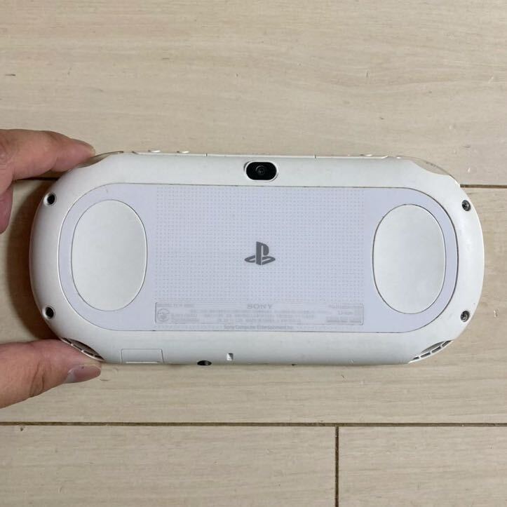 SONY PSVITA PCH-2000 ZA12 1GB 本体 wifiモデル 動作品 初期化 ソニー ピーエス ビータ ヴィータ プレイステーション プレステ 送料無料_画像3