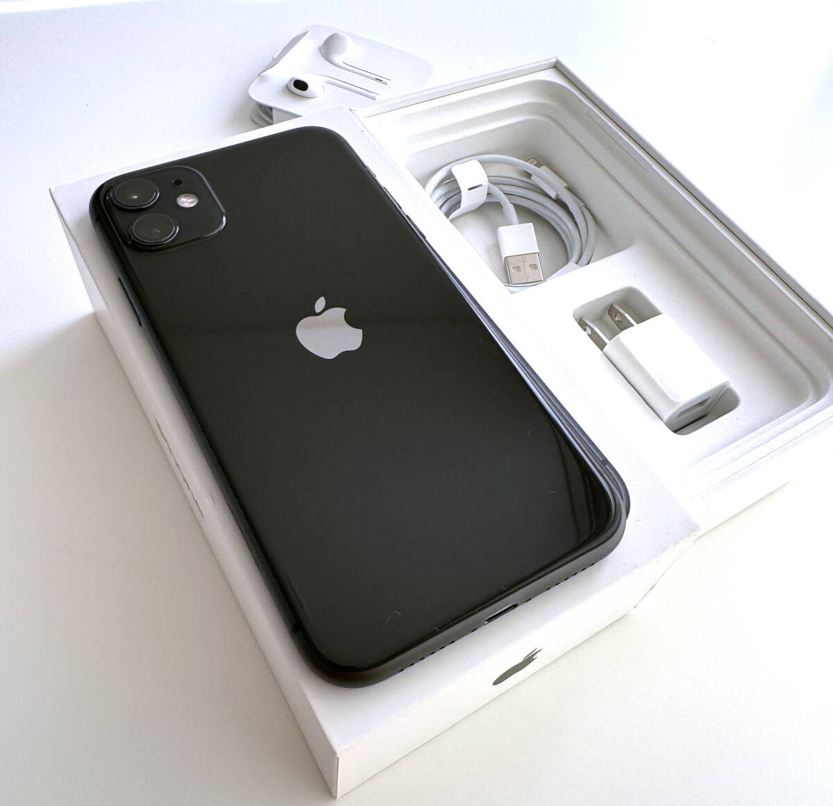 iPhone11　128GB　 ソフトバンク　美品　　バッテリー78％　ブラック　付属品付き