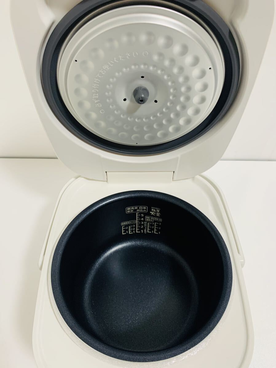 IRIS OHYAMA　アイリスオーヤマ　マイコン式　ジャー炊飯器　RC-MEA50-W　5.5合　ホワイト 展示未使用品 外装箱欠品　米屋の旨味　極厚火釜