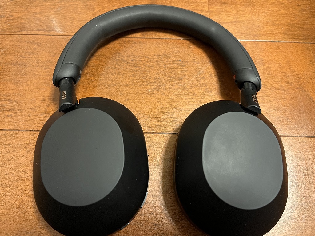 ■SONY WH-1000XM5 ブラック 美品！付属品完備！送料無料！！_画像3