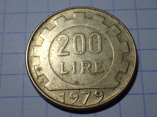 L-26 KM#105 Type : No signature イタリア共和国 200リラ(200 ITL)アルミ青銅貨 1979年 世界の硬貨の画像4