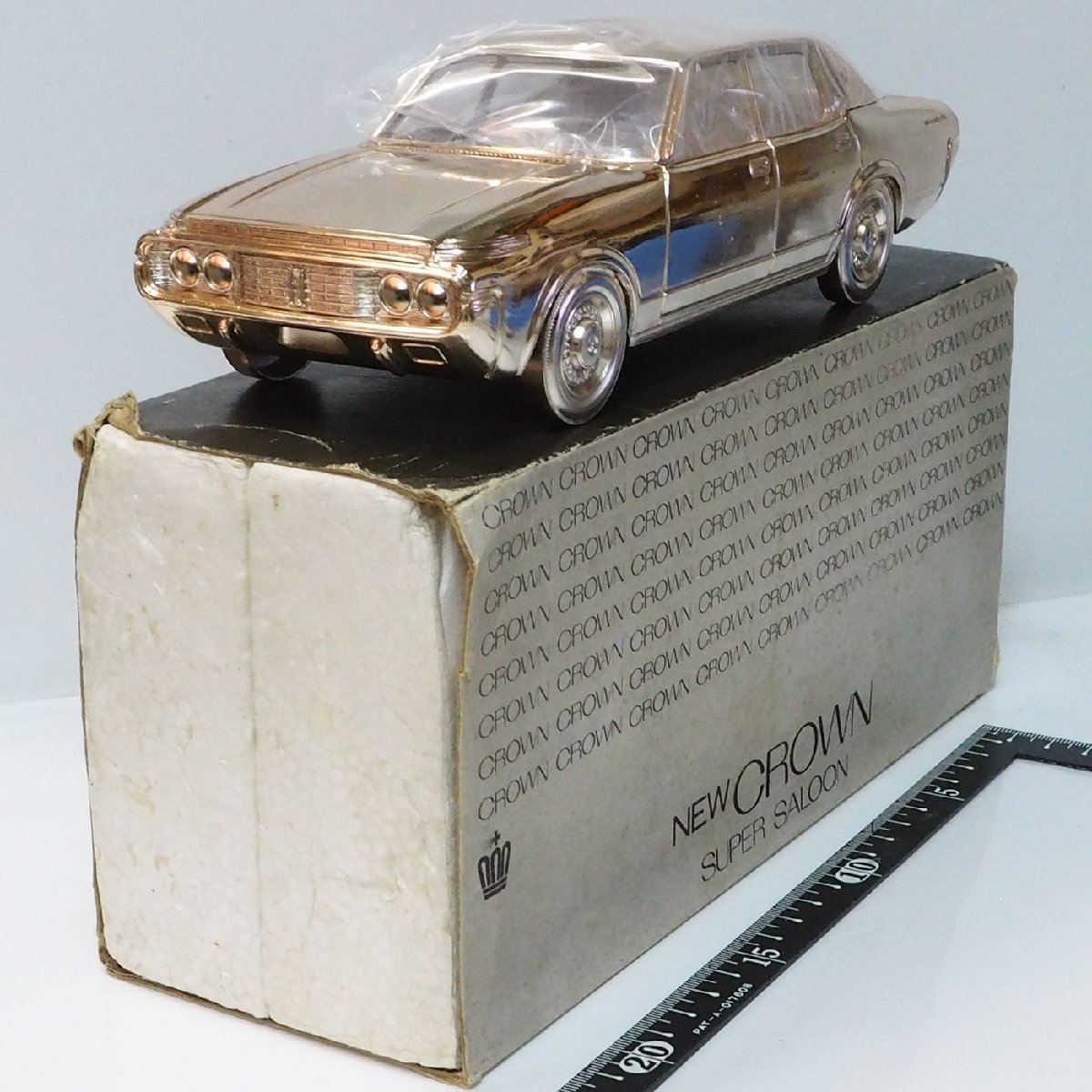  dealer [ Toyota Crown super saloon TOYOTA CROWN SUPER SALOON] automobile cigarette case made of metal cigar case ashtray [ box attaching ]0749