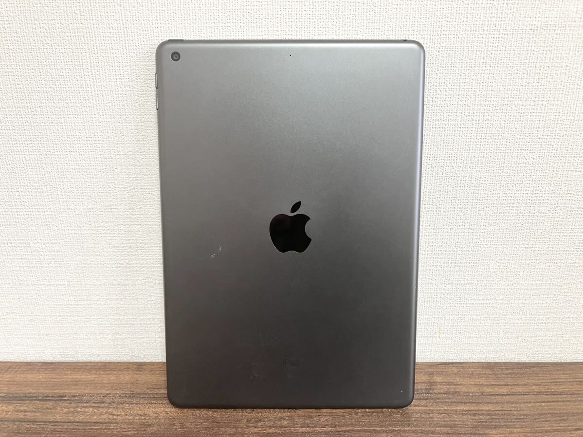 iPad 8世代 Wi-Fiモデル スペースグレー アクティベーションロック バッテリー100%の画像2