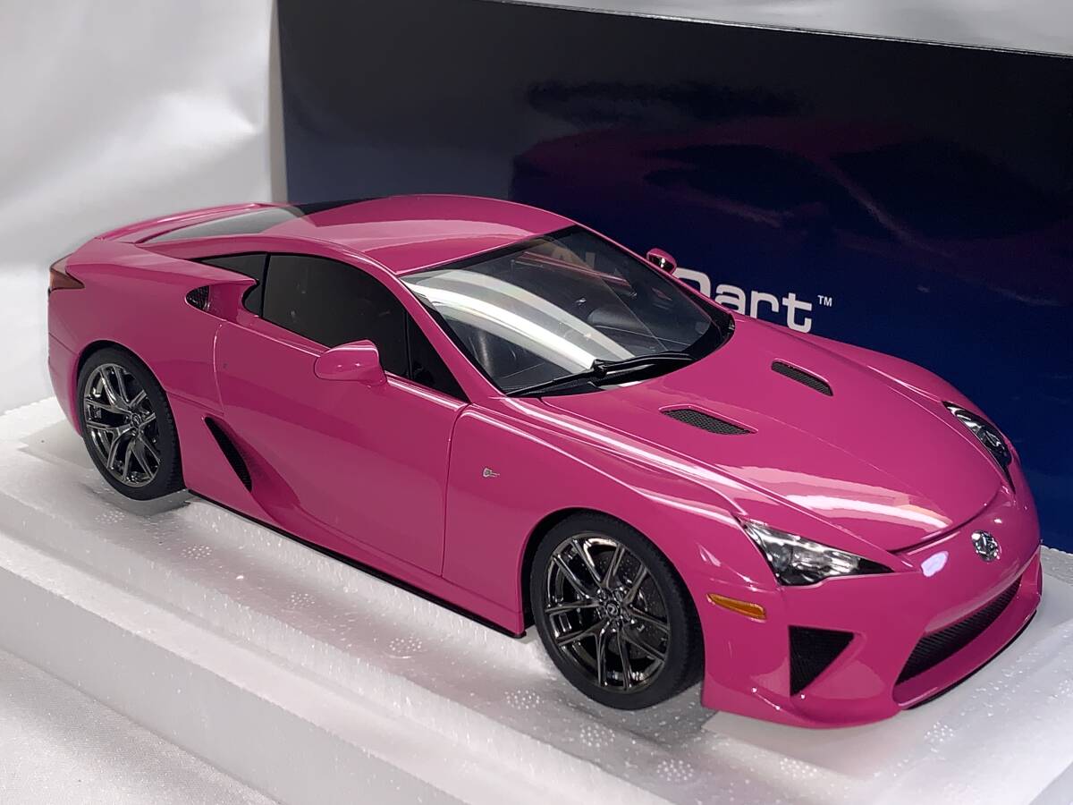 検品済 新品未展示 1/18 オートアート レクサス LFA （パッショネイト・ピンク）78859 AUTOart Lexus LFA Passionate Pink New, Opend の画像2