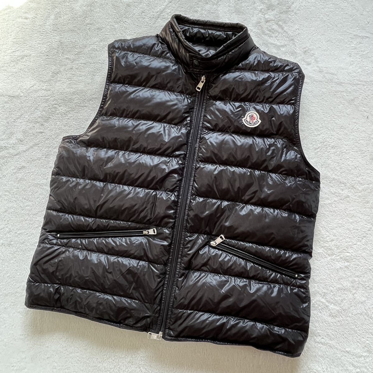 MONCLER モンクレール ダウンベスト GUI ギュイ　GILET ブラック 黒　ロゴ　ワッペン　ジャケット　インナー　3 L相当_画像1