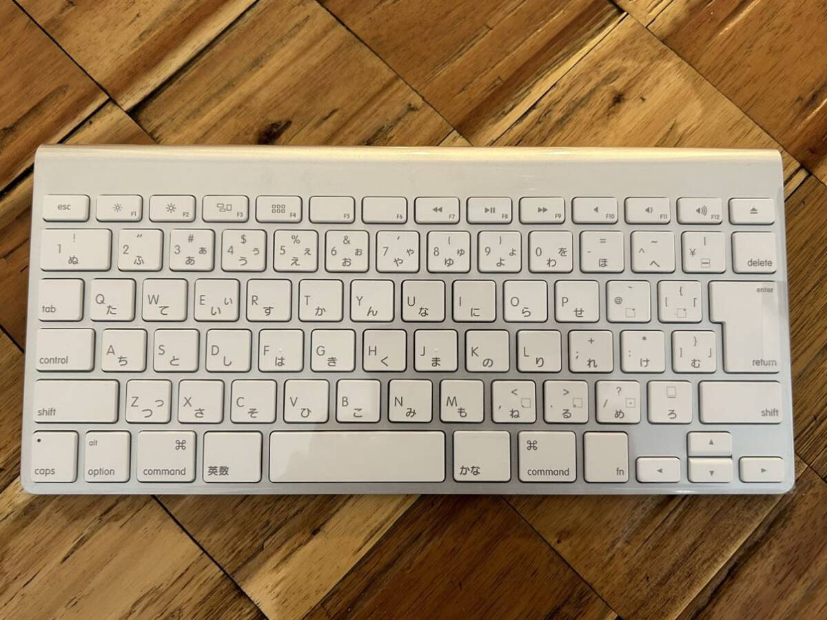 Apple Wireless Keyboard A1314の画像1