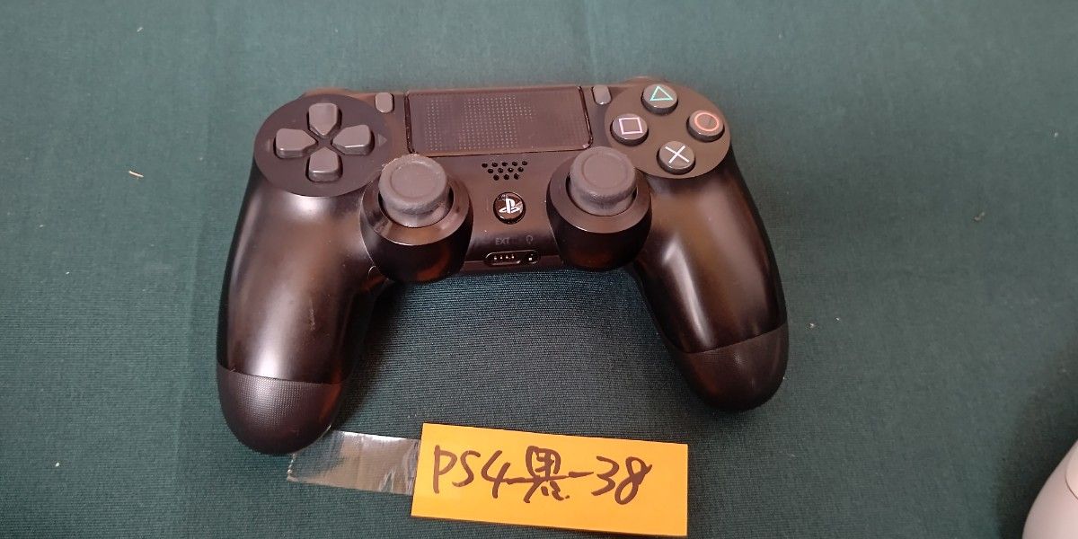 純正PS4コントローラー黒38商品説明を確認よろしくお願いします。値下げ交渉スルーします。