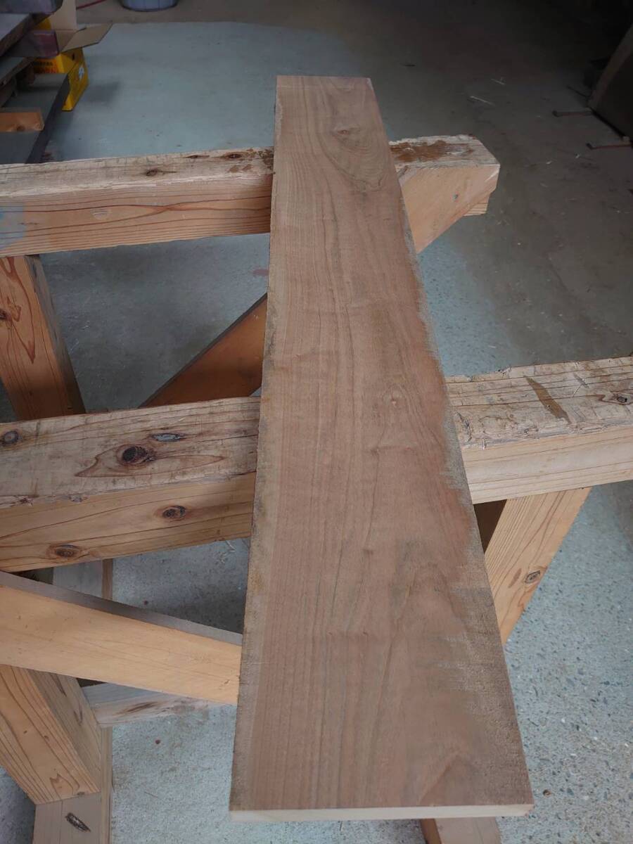 山桜　No.240307-G　無垢　乾燥材　板（長さ950㎜ｘ幅135㎜ｘ厚み19㎜）1枚　木材　DIY　棚板　小物作りに_画像3
