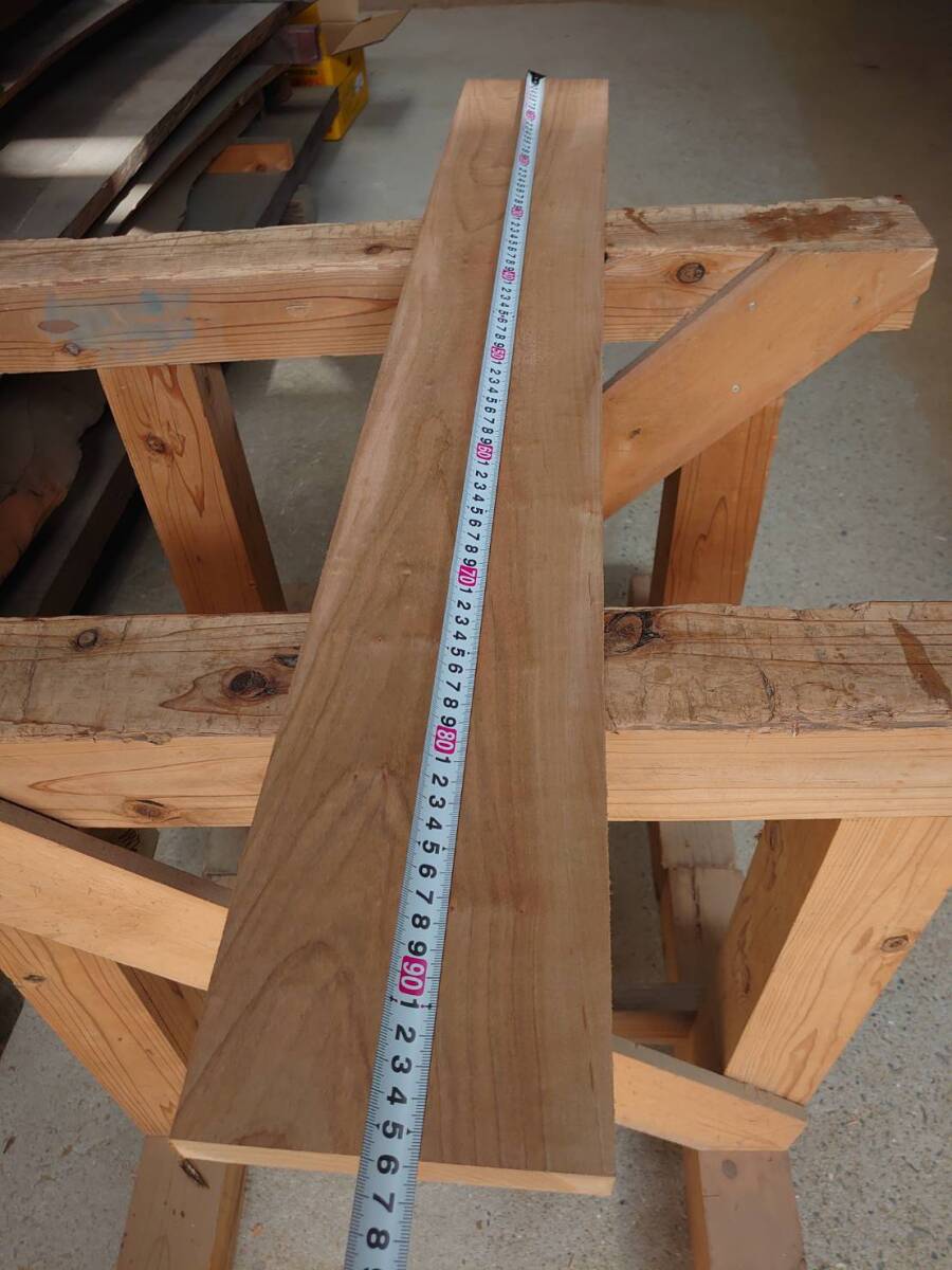 山桜　No.240307-G　無垢　乾燥材　板（長さ950㎜ｘ幅135㎜ｘ厚み19㎜）1枚　木材　DIY　棚板　小物作りに_画像1