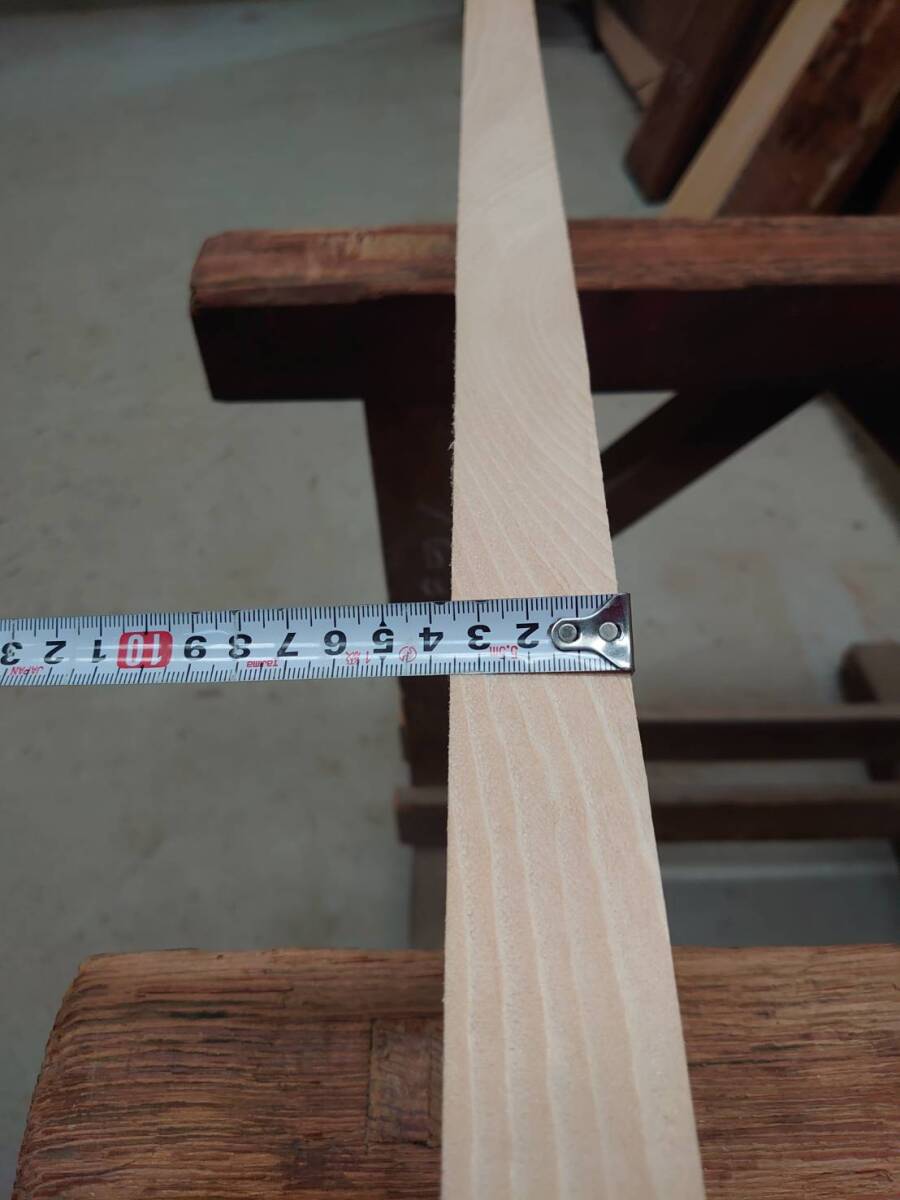 スプルース　平柾　No.240327-G　無垢　乾燥材　板（長さ910㎜ｘ幅110㎜ｘ厚み36㎜）1枚　木材　DIY　棚板　小物作りに_画像4
