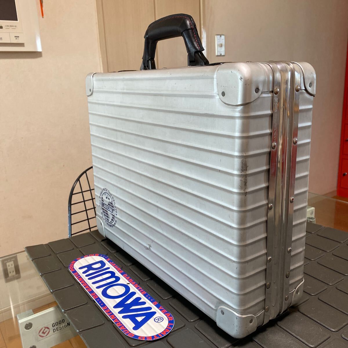  records out of production / rare / rare [RIMOWA] Rimowa Savanna attache case trunk case aluminium duralumin case steering wheel original leather cover new goods Germany made 