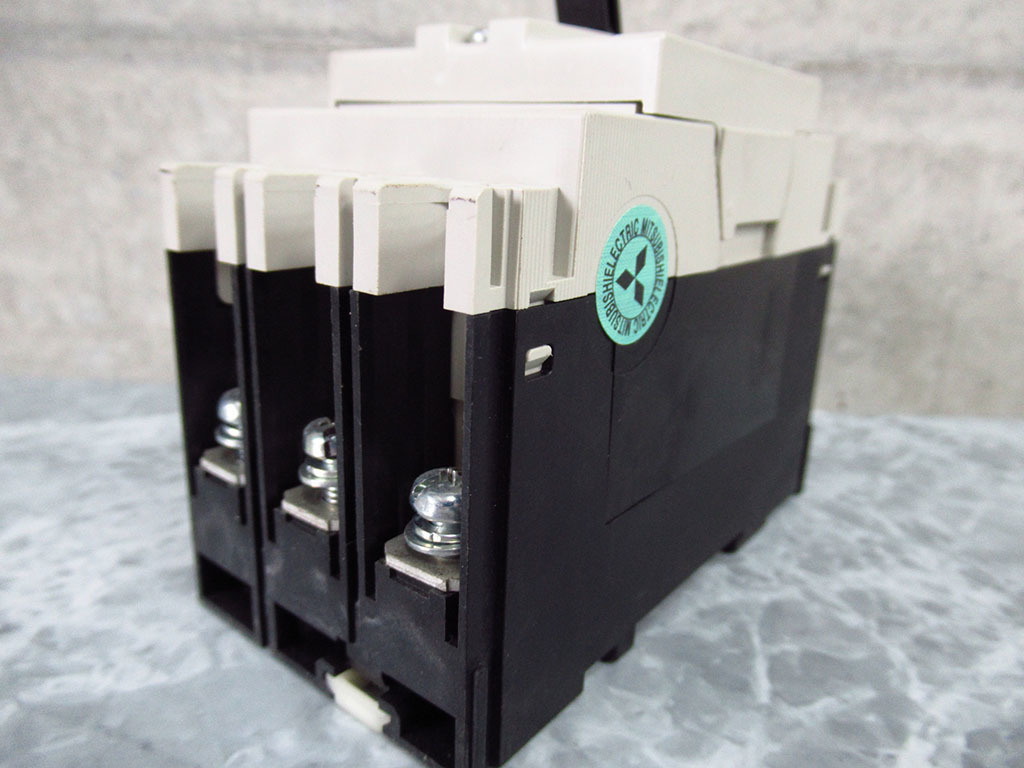 MITSUBISHI 三菱電機 NF32-SVF 3P 10A 電磁接触器 箱なし 管理5rc1003C206_画像2