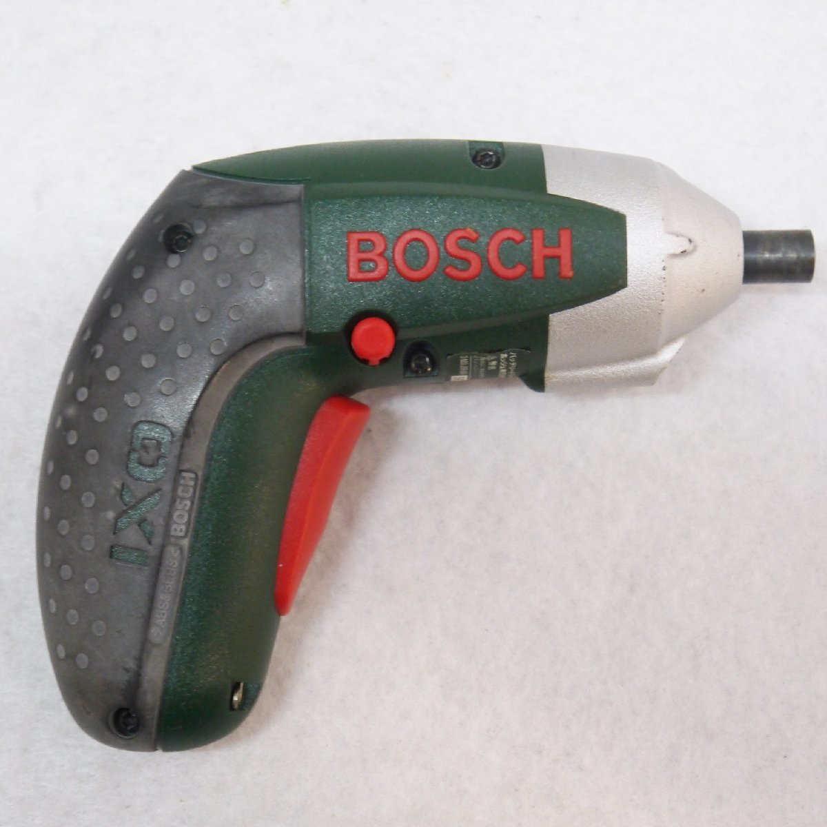 USED品・保管品 BOSCH ボッシュ 3 603 J59 800 バッテリードライバー 充電器/ビット付き 電動工具 ダメージ有り 現状品_画像3