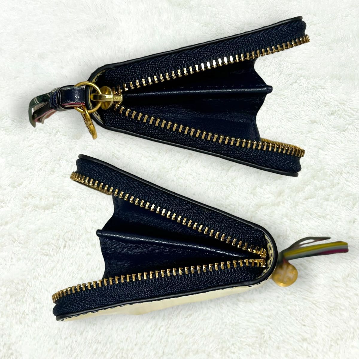TORY BURCH トリーバーチ 豚 パテント レザー エナメル 小銭入れ TORY BURCH トリーバーチ 豚 パテント レザー エナメル 小銭入れ