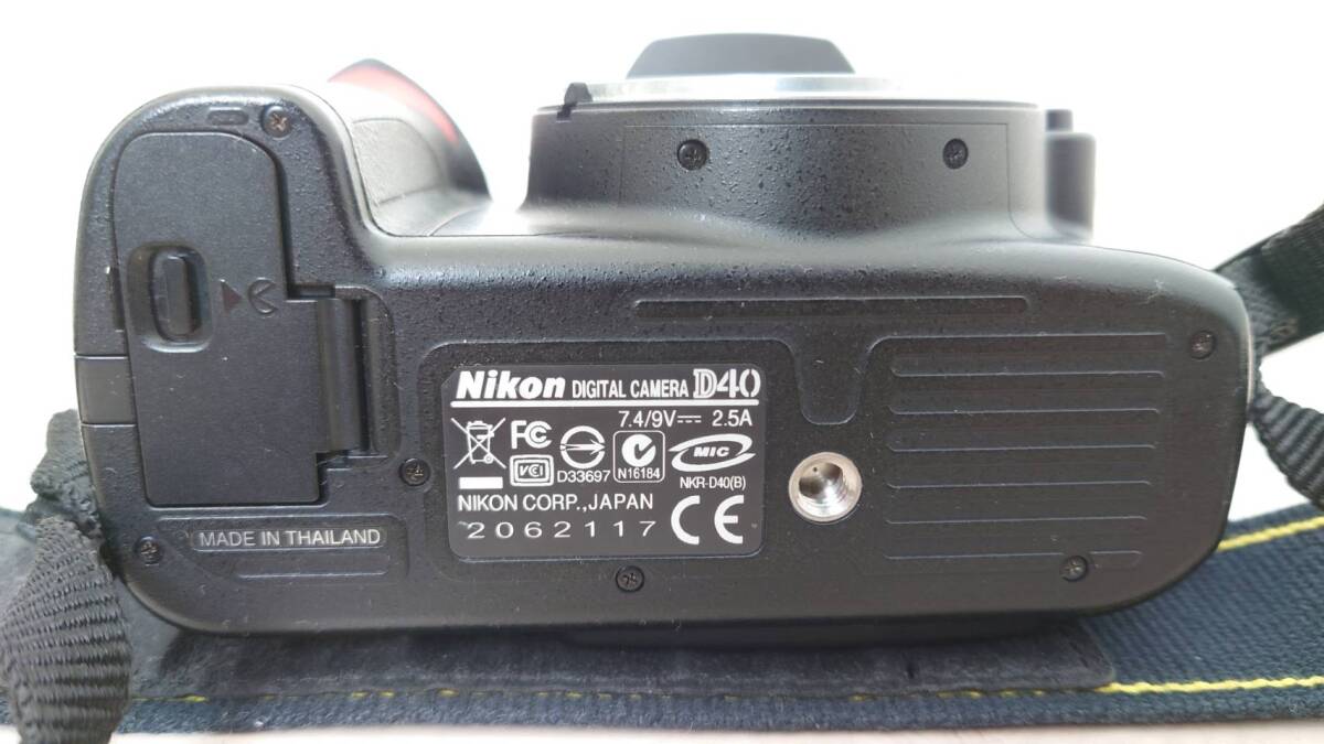 【ショット数2,574】Nikon ニコン D40 デジタル一眼 / Nikon DX AF-S NIKKOR 18-55mm 1:3.5-5.6G II ED レンズ　バッテリーセット_画像4