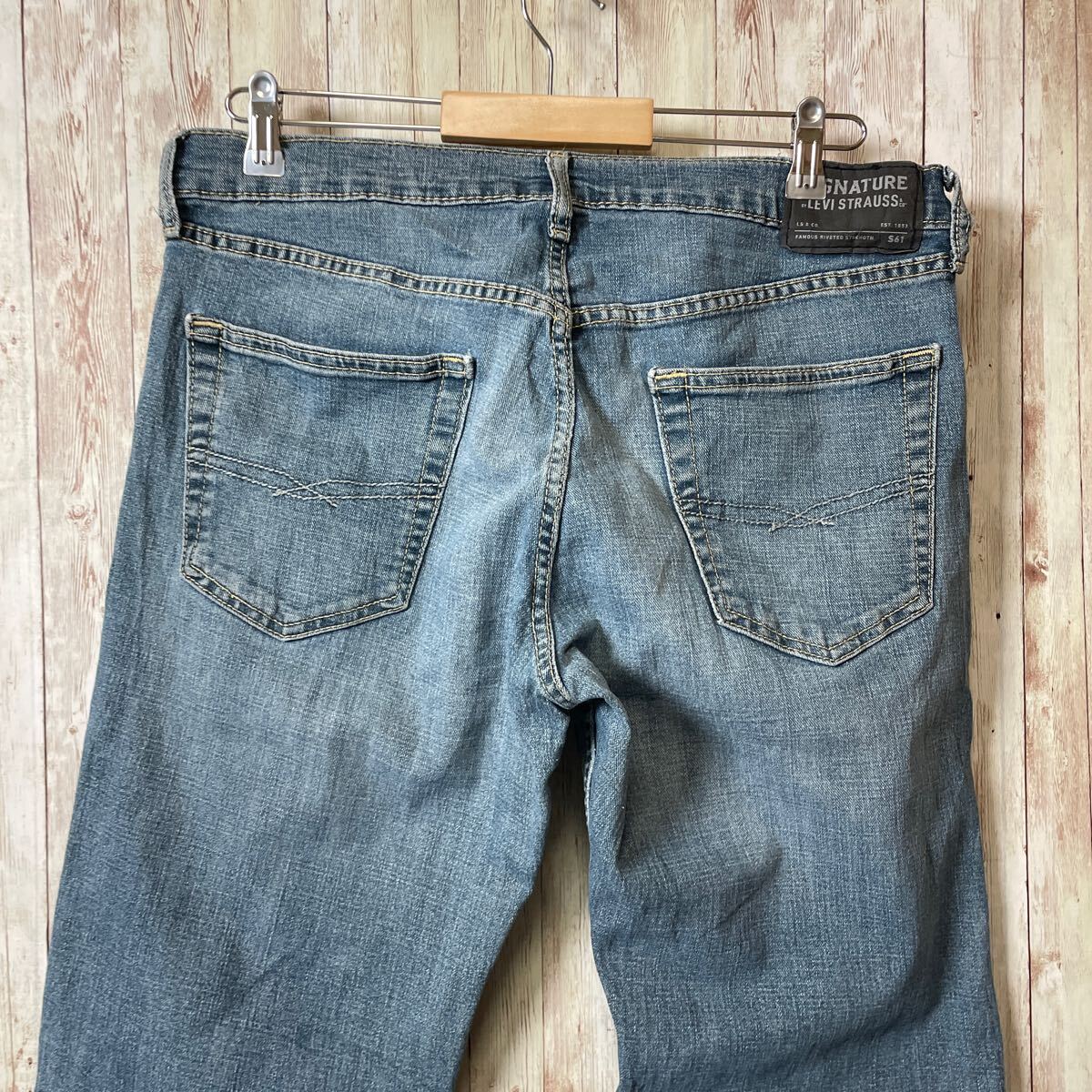 リーバイス ジーンズ デニムパンツ Levis W32L30 青ブルー　シグネチャー　メンズ　古着　黒パッチ_画像6