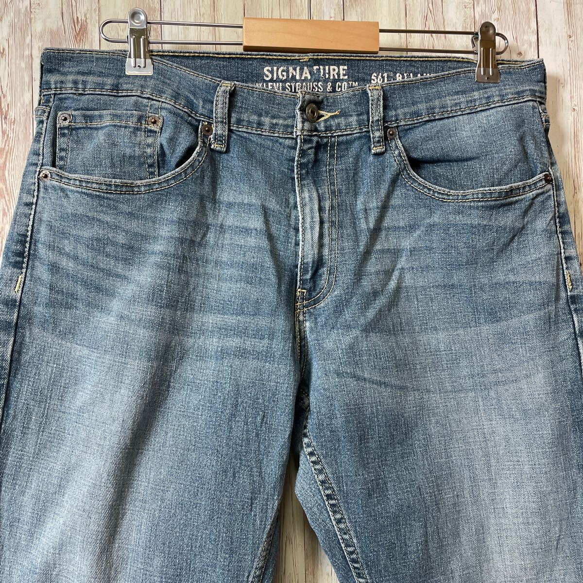 リーバイス ジーンズ デニムパンツ Levis W32L30 青ブルー　シグネチャー　メンズ　古着　黒パッチ_画像4