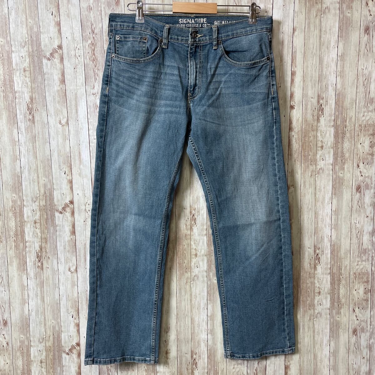 リーバイス ジーンズ デニムパンツ Levis W32L30 青ブルー　シグネチャー　メンズ　古着　黒パッチ_画像1