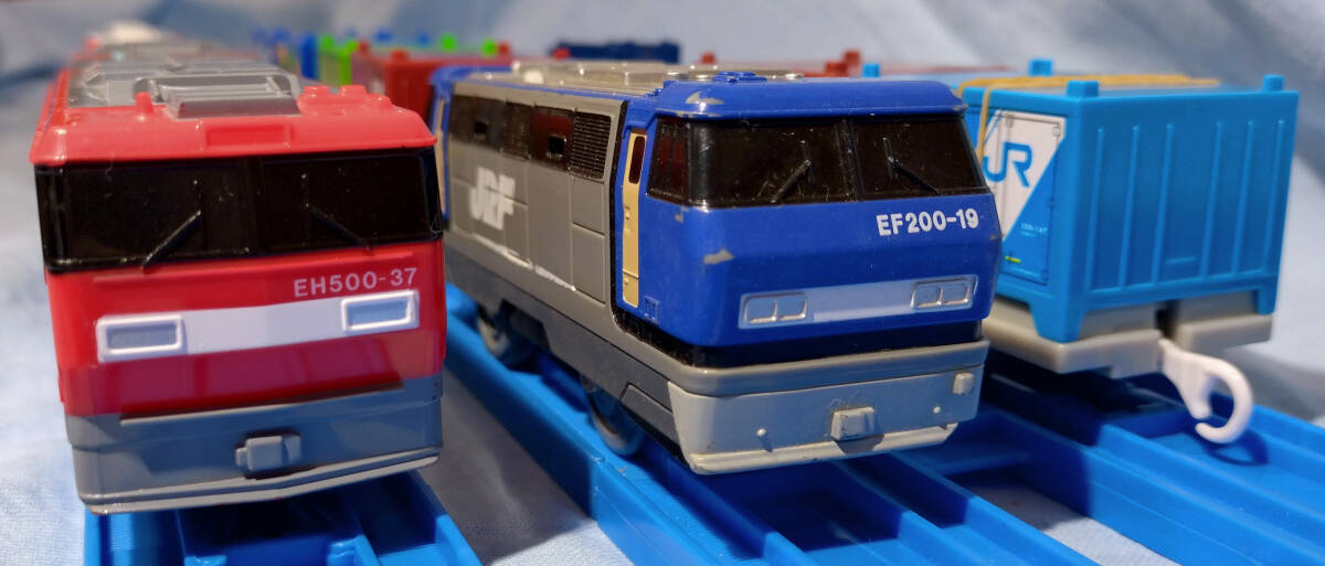 【送料無料】プラレール EH500金太郎＆EF200型電気機関車 貨車・客車いっぱいセット_画像2