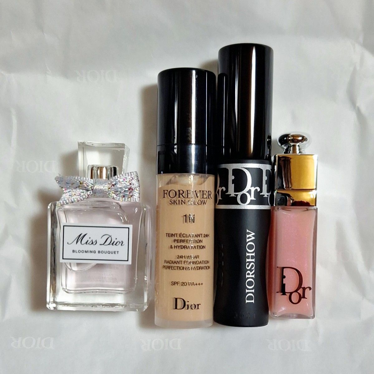 DIOR】ディオール オファー 2024 デニムポーチ コスメミニサイズ DIOR】ディオール オファー 2024 デニムポーチ コスメミニサイズ