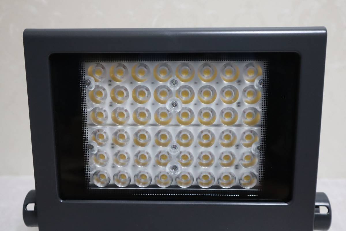 S0155(2)お得な商品 東芝ライテック LEDS-08907WW-LS9 LED小形投光器 100V～242V 白色 アルミダイカスト 保護等級：IP55定価 : 90,500円 の画像4