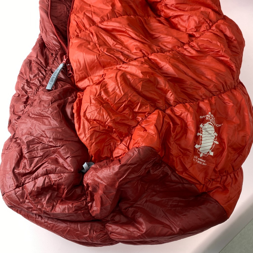 ωω mont・bell モンベル マミー型シュラフ Burrow Bag#0 アウトドア キャンプ やや傷や汚れあり_画像6