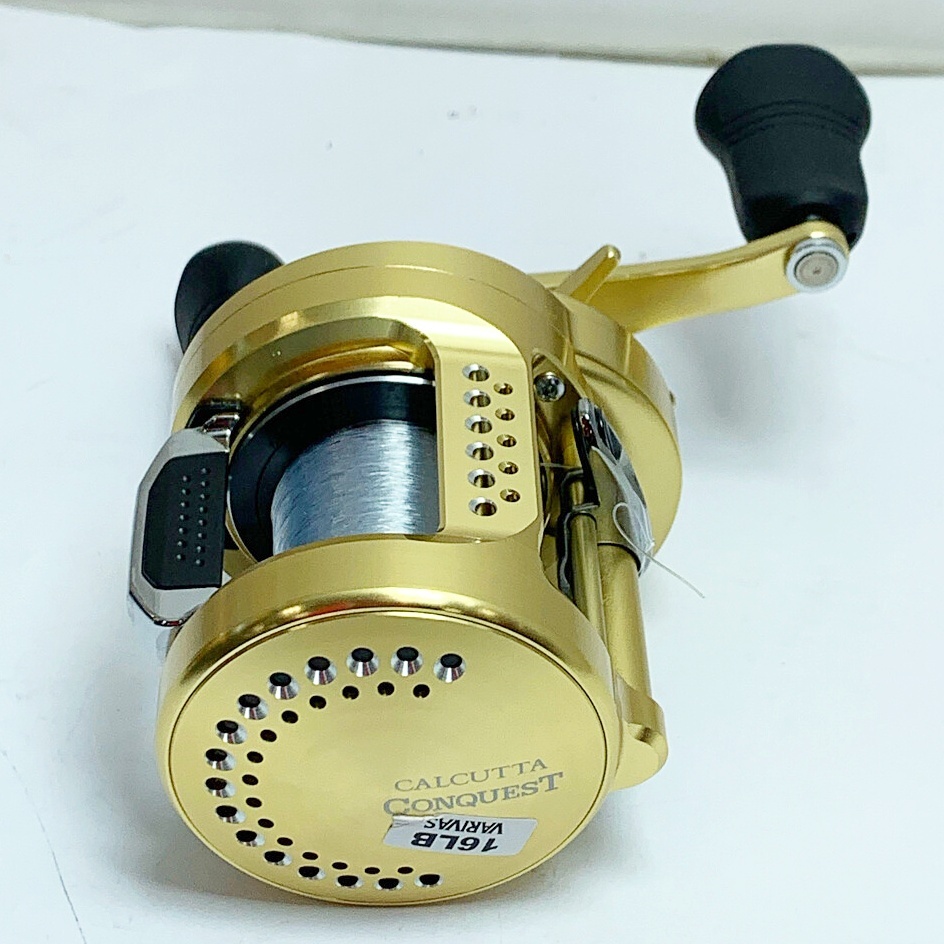 ★★ SHIMANO シマノ 18カルカッタコンクエスト 401　ベイトリール 03866 目立った傷や汚れなし_画像2