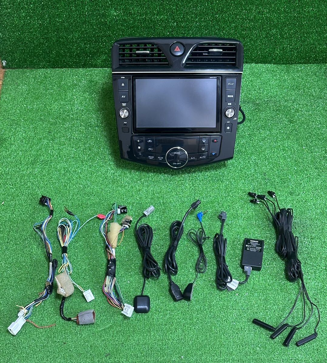 日産セレナ純正ナビゲーション MM513D-LフルセグBluetooth/Sd 日産セレナ純正ナビゲーション MM513D-LフルセグBluetooth/Sd
