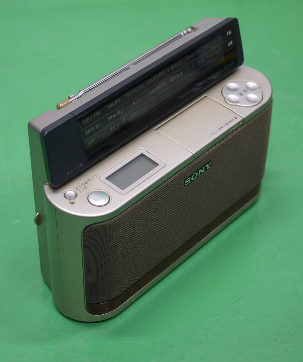 動作品 SONY ソニー AM/FM シンセサイザー ポータブル ラジオ ICF-A101 オーディオ機器_画像2