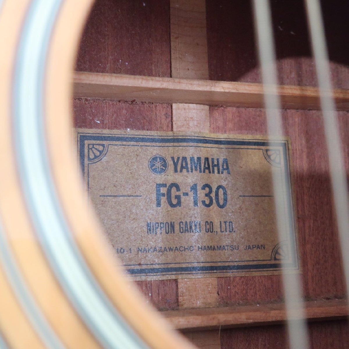 1円スタート YAMAHA ヤマハ アコースティックギター FG-130 アコギ 本体 弦楽器 6弦 音楽 演奏 ハードケース付き 動作未確認の画像5