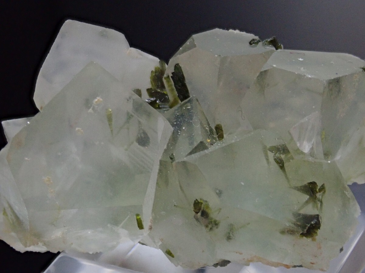 【内包美】エピドートinクォーツ　緑簾石入り水晶　原石　標本_画像3