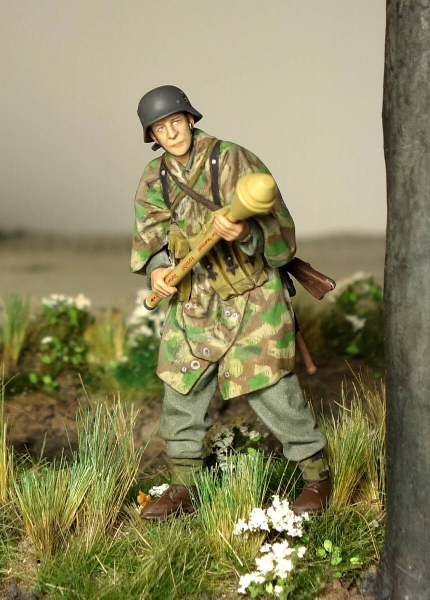 本当に信頼出来る店 タミヤMM - Yahoo!オークション 1/35 兵士1体【28 ドイツ国防軍 完成品