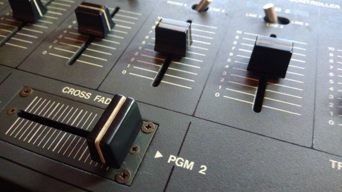 Vestax PMC09 動作確認済み 送料込み DJミキサー 純正AC付き Yahoo!オークション - 送料込み VESTAX DJ ミキサー MIXER 新