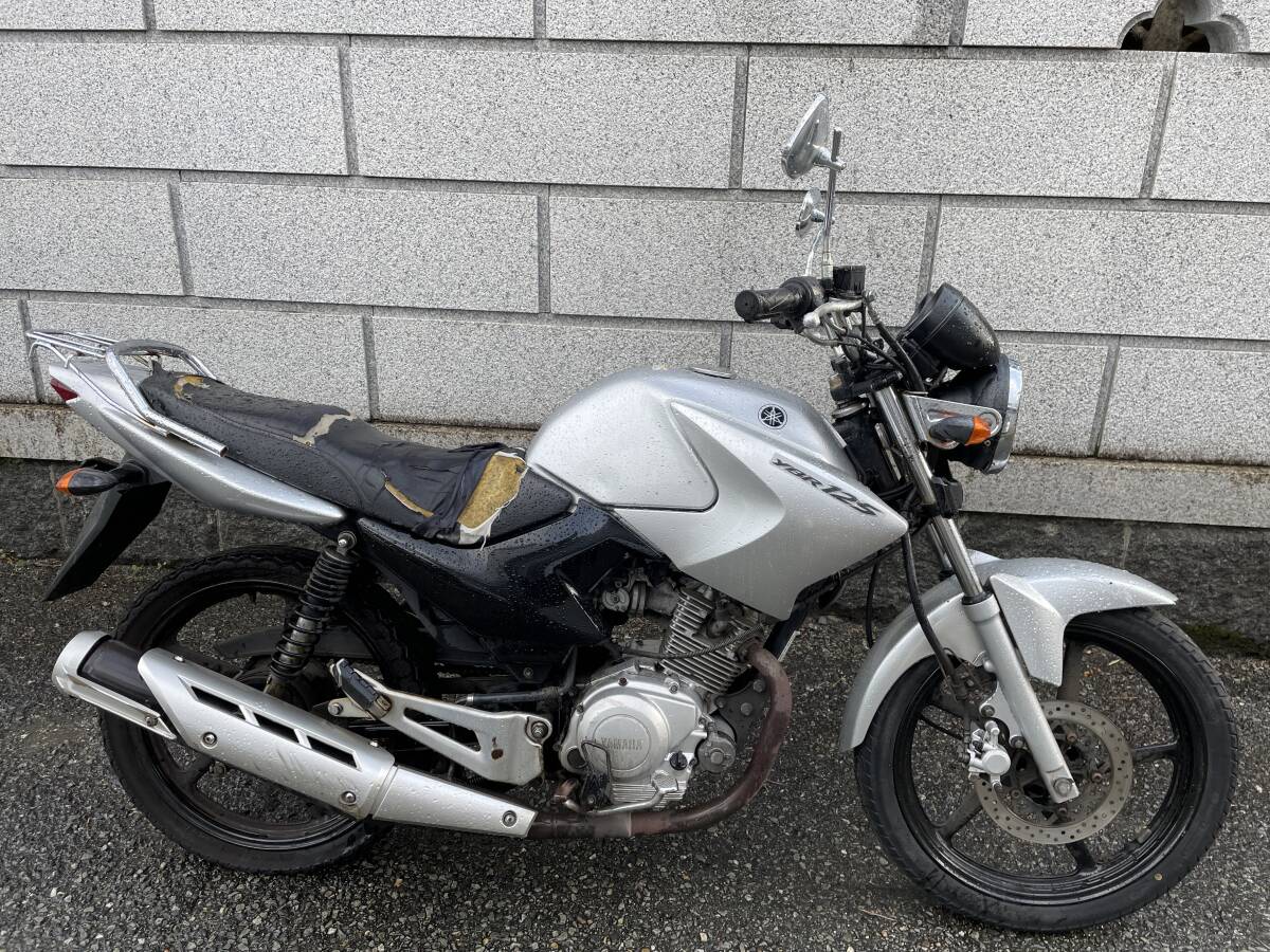 即決価格でタイヤ交換　YBR125 書類 鍵付き レストアベース車_画像2