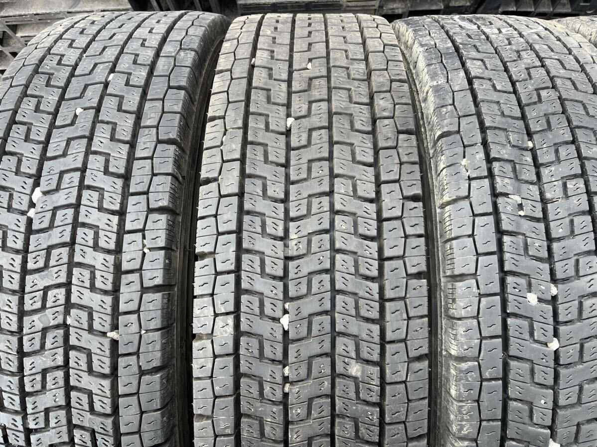 TBLT173 中古タイヤ 225/90R17.5 YOKOHAMA ZEN903zw ヨコハマ ゼン 冬タイヤ スタッドレス 中型 ライトトラック用 2022年製 6本セットの画像2