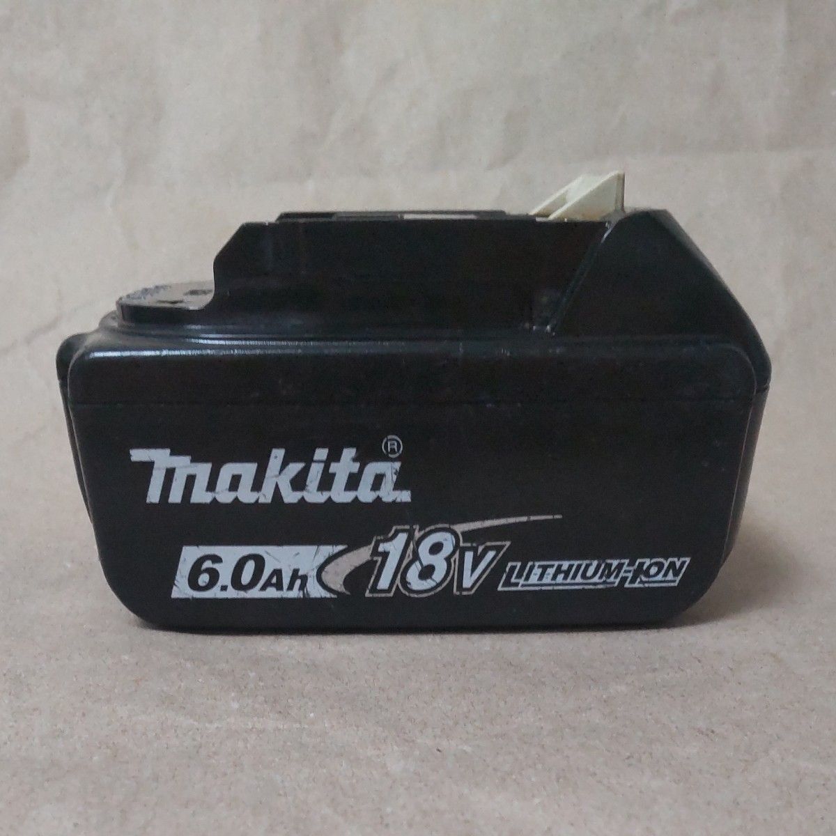 マキタ【純正品】BL1860B リチウムイオンバッテリー18V 6 0A 雪 マキタ【純正品】BL1860B リチウムイオンバッテリー18V 6 0A 雪