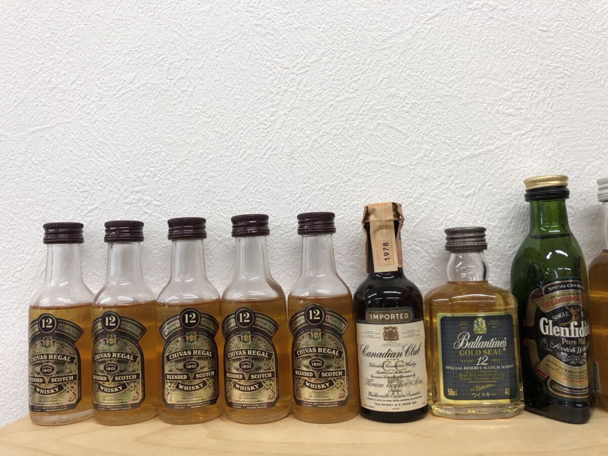 スコッチ バーボン ウイスキー ミニボトル26本セット バランタイン グレンフィディック ブラントン J&B ベル ゴルフ Scotch whisky Bourbonの画像2