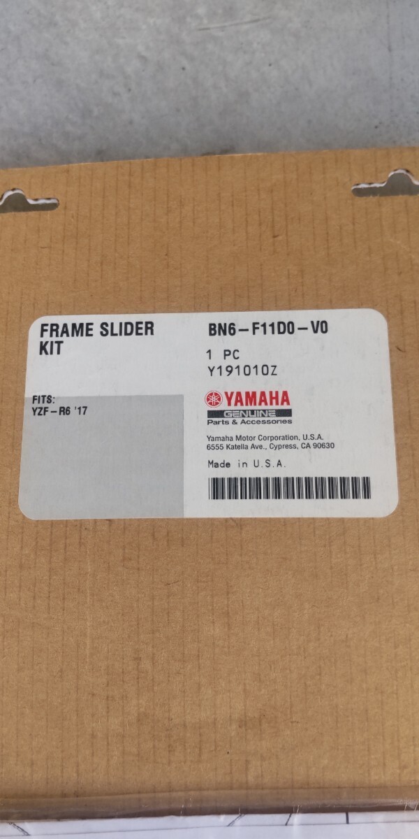 新品未使用 ヨーロッパヤマハ純正 フレームスライダー YZF-R6の画像3
