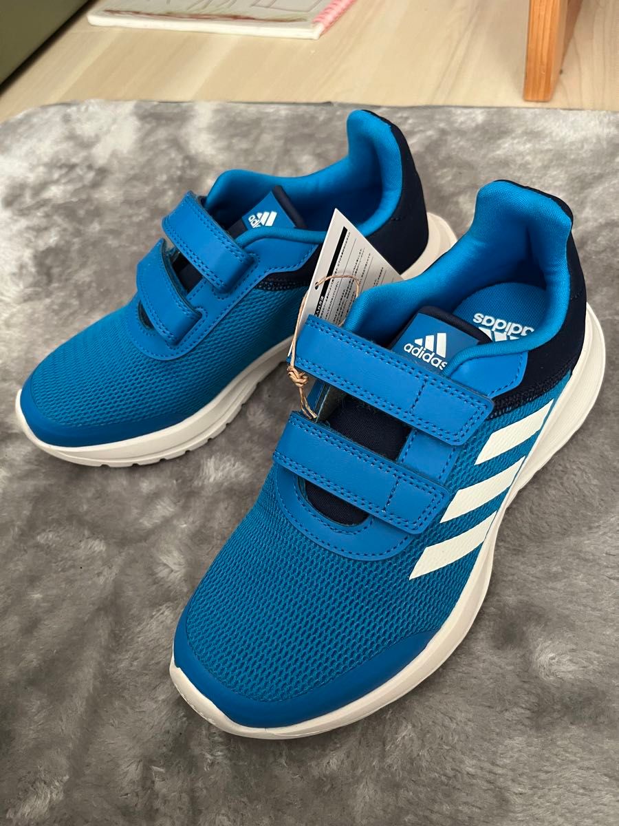 新品未使用　adidas  アディダス　スニーカー　2足セット　21.0cm 21.5cm  キッズ