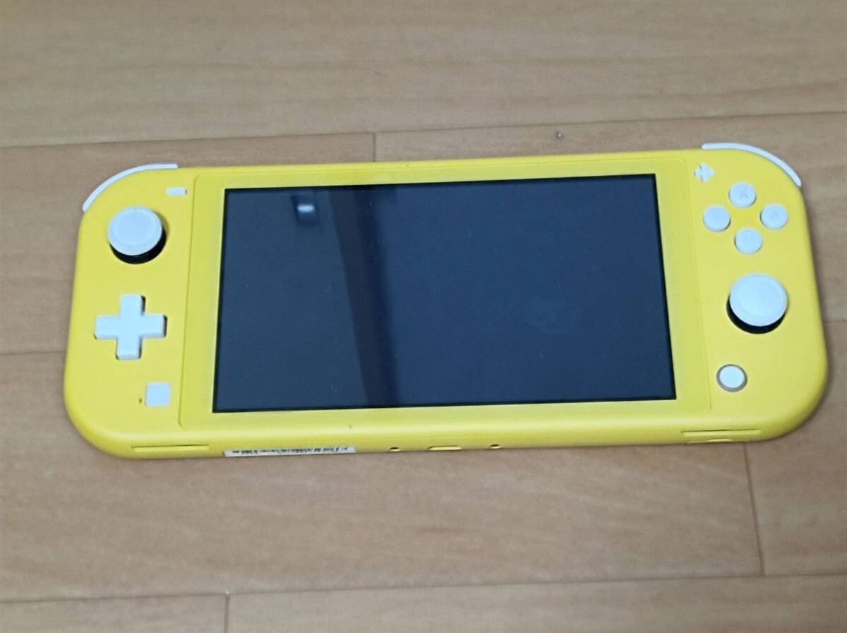 送料520円 良品 動作品 任天堂 Nintendo Switch Lite イエロー 本体のみの画像1