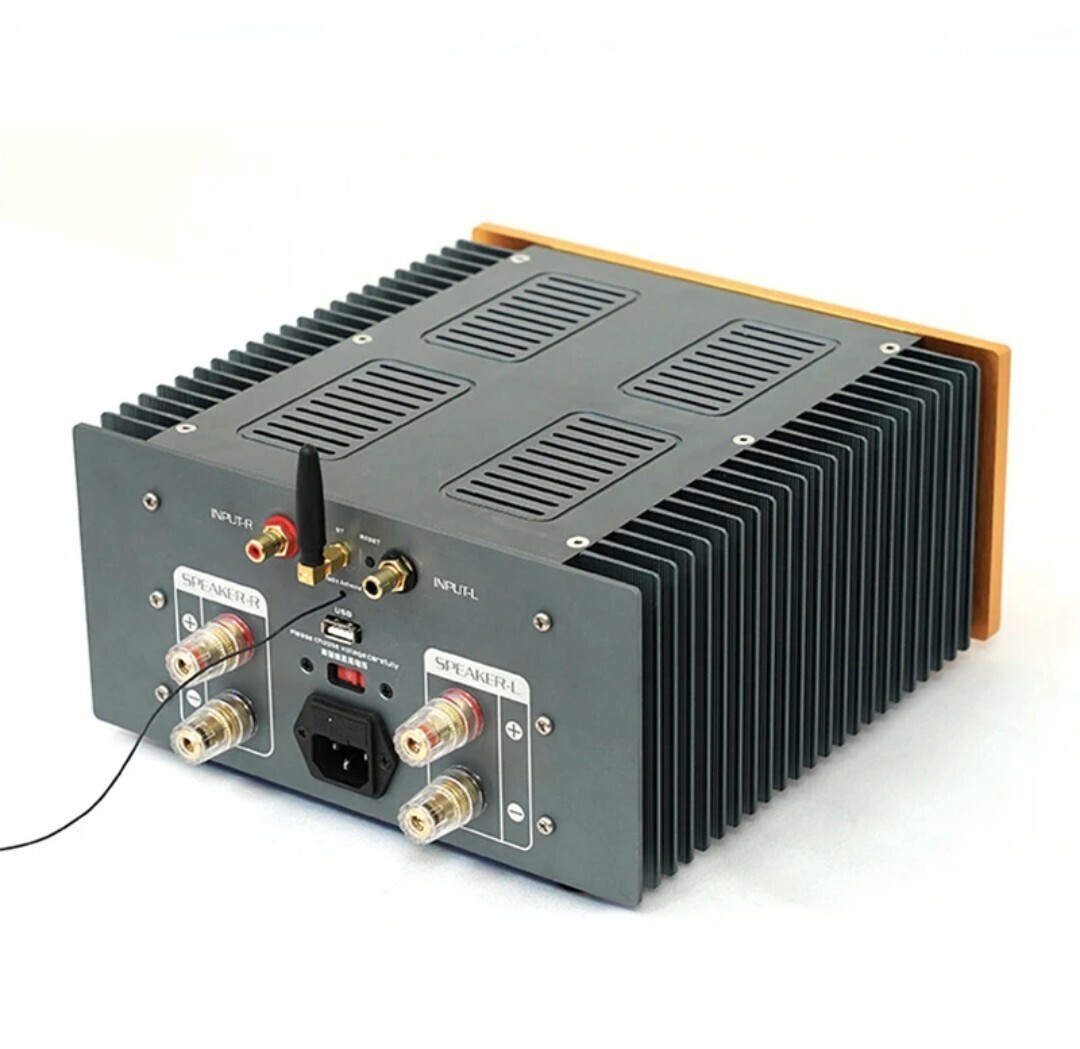 VUメーター搭載 大型ヒートシンク付き パワーアンプ!本格的な VUメーター搭載 大型ヒートシンク付き パワーアンプ!本格的な