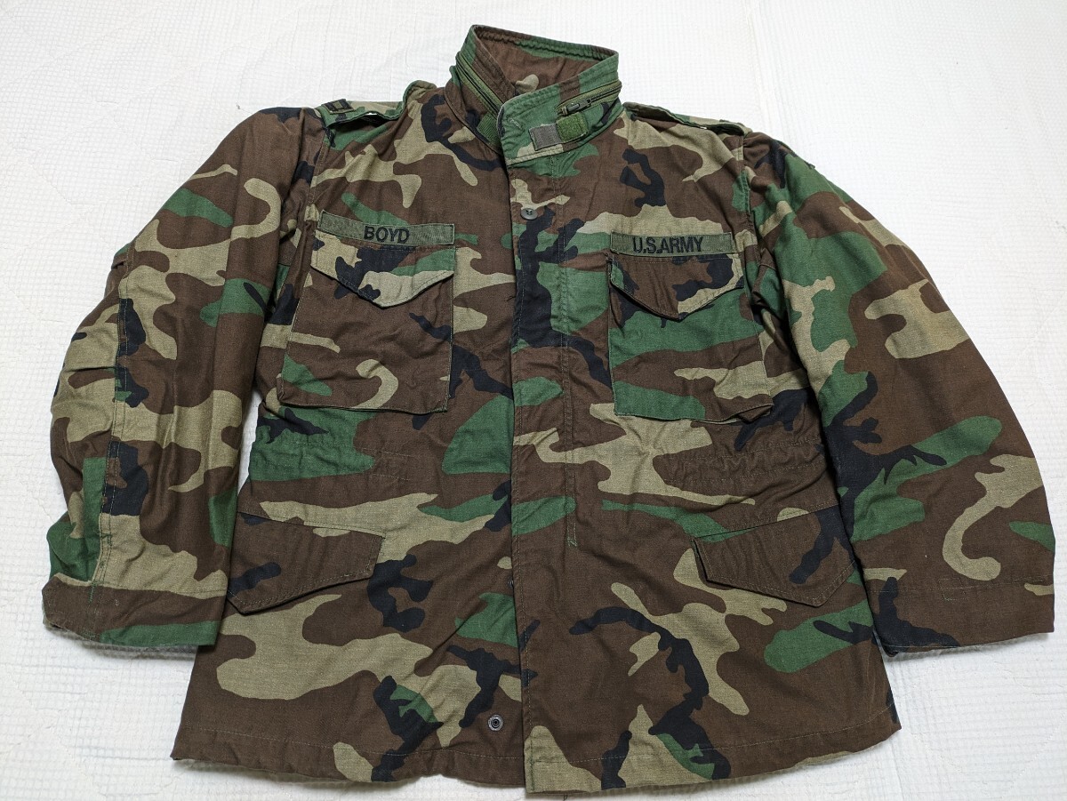 【美品 ウッドランド 迷彩 最初年】 米軍 実物 US Army 1982 3rd M-65 フィールド ジャケット Medium Short M-S ビンテージ ブラスジッパー_画像2