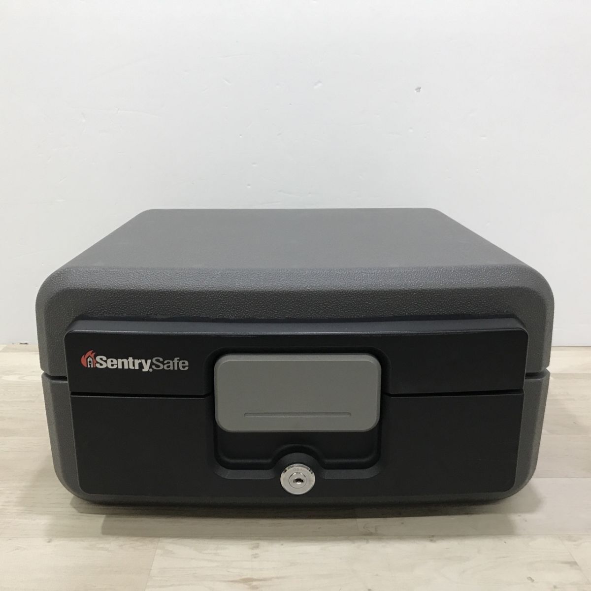Sentry Safe cent Lee portable fire-proof safe WD2 [C2712]